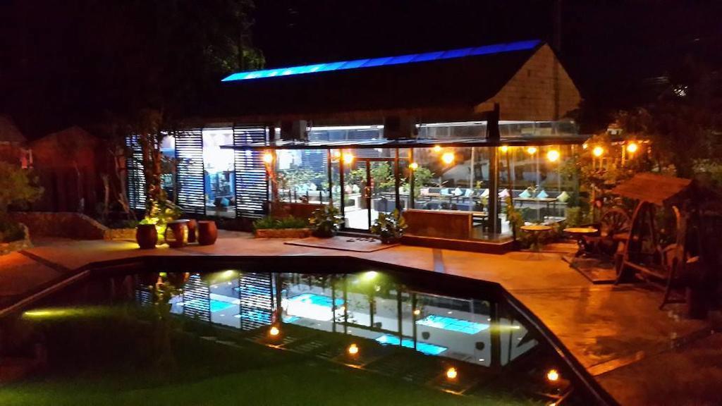 The Vareeya Resort Ban Pa Khlok Esterno foto